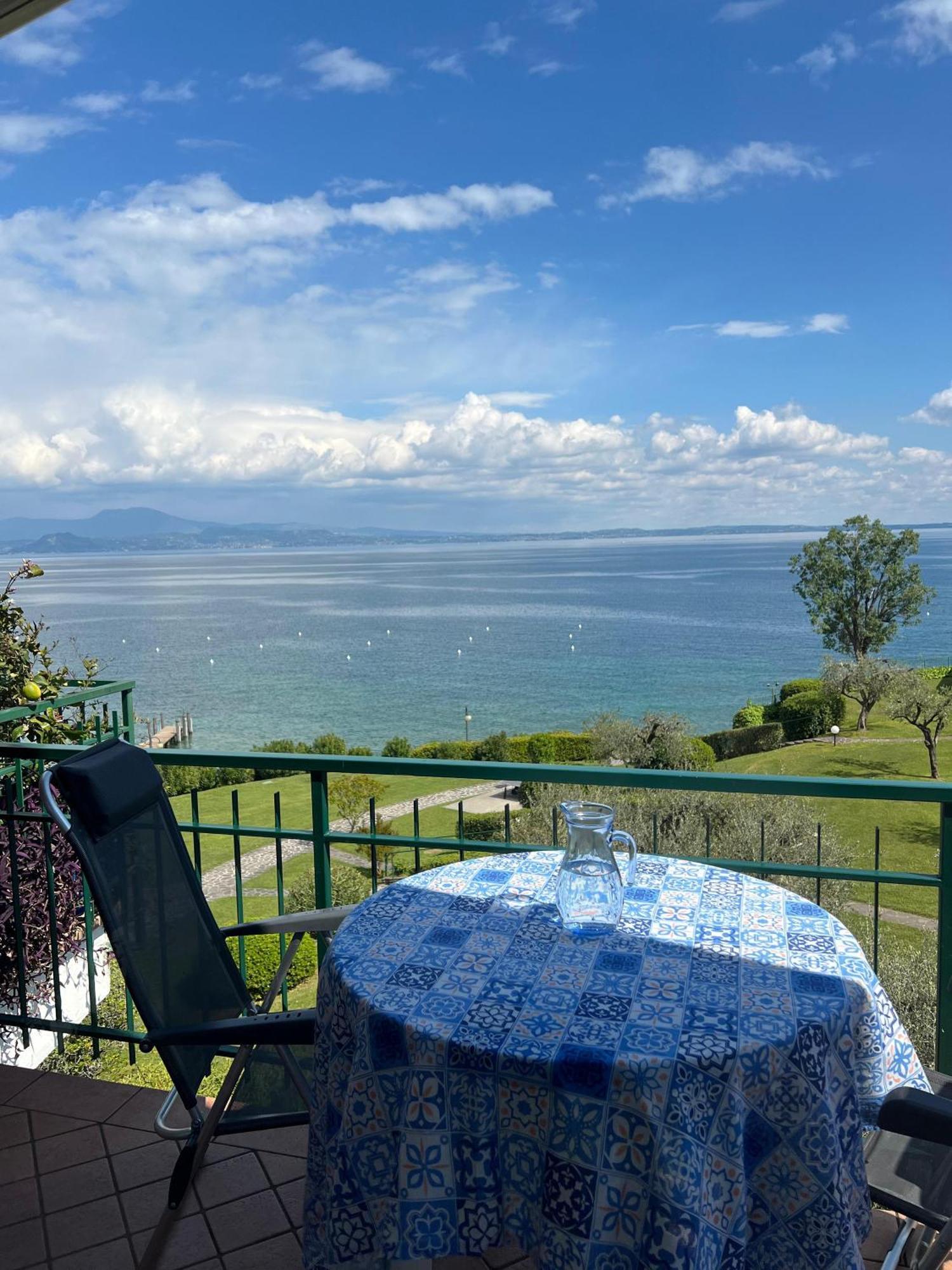 Front Lake Amazing View Манерба-дель-Гарда Екстер'єр фото